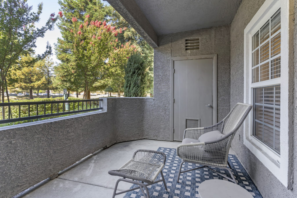 bell rohnert park exterior model balcony